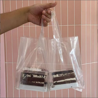 Sac de courses refermable en plastique PE tendance avec poignée découpée épaisse, option logo personnalisé, pour supermarché et emballage cadeau