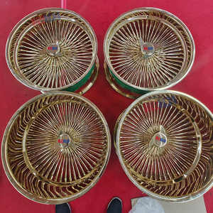 ล้อแม็กซ์แบบกำหนดเอง Knock off Styles ขนาด 24 นิ้ว แบบ Staggered และแบบ Standard สีทองทั้งหมด ล้อแม็กซ์แบบ Staggered ขนาด 26 นิ้ว - Product Image 1