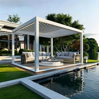 Pergola bioclimatique moderne en aluminium imperméable, toit à lamelles télécommandées pour l'ombrage de la cour