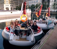 Grill BBQ aquatique unique pour le plaisir en plein air à Londres Canary Wharf, location de bateau privé, location de barbecue avec carburant, croisière et repas sur l'eau