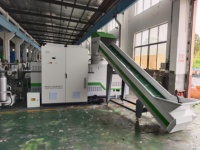 Machine de compactage et de granulation de déchets plastiques à haute efficacité pour les sacs tissés et la ligne de pelletisation de films