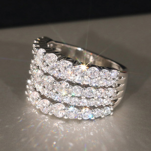 Anello Geometrico Rotondo Multistrato con Zirconi, Gioiello da Mano Elegante e Brillante per Donne - Product Image 6