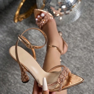 Sandali da Donna con Tacco Alto a Punta in Pelle Verniciata <span class=keywords><strong>Oro</strong></span> <span class=keywords><strong>Rosa</strong></span>, con Strass e Cinturino alla Caviglia, Tacco a Spillo per Feste Estive e Matrimoni - Product Image 3