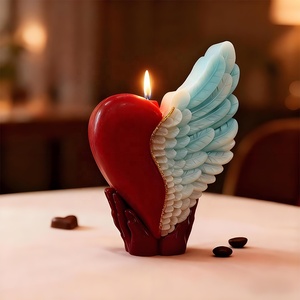 DM1255 mano che tiene il cuore a forma di mezza ala di forma di candela in <span class=keywords><strong>Silicone</strong></span> <span class=keywords><strong>stampi</strong></span> in resina per fusione di sapone di cera per aromaterapia candela stampo per decorazione - Product Image 2