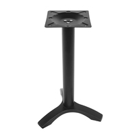 Base de table à trois pieds en fonte robuste, démontable et thermolaquée, pour projets hôteliers (vente en gros)