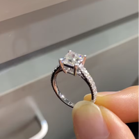 Bague de fiançailles de luxe en or blanc 18 carats sur mesure avec diamant de laboratoire taille princesse, micro-pavé, bande fine, solitaire, cadeau