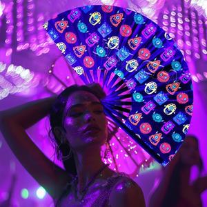 Grand ventilateur à main pliable en bambou imprimé sur mesure ventilateurs double face d'Halloween Uv Glow Clack pour les raves et les fêtes - Product Image 2