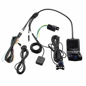 กล้องติดรถยนต์ 4G CAT4 GPS แบบสามเลนส์ ติดตามตำแหน่งแบบเรียลไทม์ผ่านแอพ ดูตำแหน่งและวิดีโออินเตอร์คอม พร้อมปุ่ม SOS ตัดน้ำมัน ระบบติดตาม GPS พร้อมกล้อง - Product Image 6