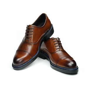 Chaussures pour hommes formelles en cuir véritable fabriquées à la main 2025 nouveau style chaussures oxford à bout pointu à la mode - Product Image 1