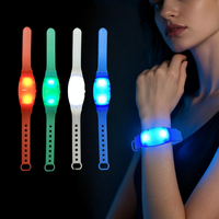 Bracelets en silicone écologique avec lumière LED personnalisée Impression numérique pour fêtes concerts Cadeaux promotionnels de sécurité Logo personnalisé