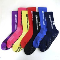 Fabrication de soccer antidérapant logo personnalisé Sport Football Chaussettes antidérapantes Basketball Sports Grip Chaussette Football