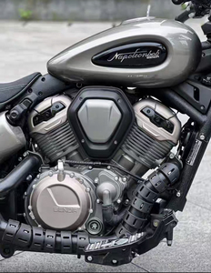 Motocicleta de <span class=keywords><strong>Segunda</strong></span> <span class=keywords><strong>Mano</strong></span> Benda Liao 700. Motocicleta Futurista con Motor de Cuatro Cilindros y 700cc - Product Image 6