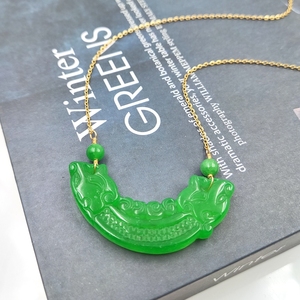 Nuovo arrivo moda cinese inciso verde giada ciondolo naturale intagliato a mano sorriso personalizzato placcato oro collana regalo per la <span class=keywords><strong>mamma</strong></span> - Product Image 2