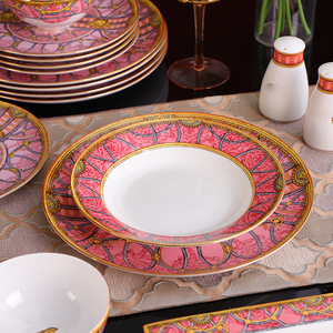 Service de table de luxe nordique en porcelaine fine avec bordure dorée royale, comprenant des assiettes à salade, à pâtes et de mariage - Product Image 5