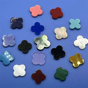 สร้อยคอพลอยโคลเวอร์สี่แฉก6มม.-25มม. สีเขียวมรกตแม่ของไข่มุกโมราสีดำสีขาวธรรมชาติ - Product Image 1