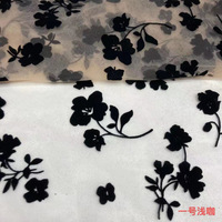 Tissu de maille de flocage personnalisé 100% tissu de maille de polyester avec tissu de flocage de fleurs pour vêtements chiffons de danse en tulle