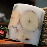 Coffret Cadeau Bougie Parfumée Pomme Sauvage Faite à la Main en Cire de Soja, Parfum Longue Durée pour la Maison, les Chambres, Anniversaires, la Fête des Pères, Diwali