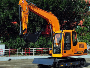 Excavadora sobre orugas Micro Digger de 7,5 T con accesorios de acoplamiento rápido - Product Image 6