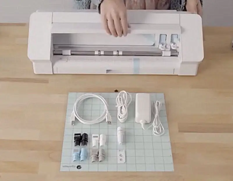 Небольшой Размер Профессиональный цифровой плоттер режущий станок автоматический кромкогравировальный резак