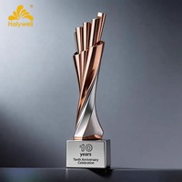 Trofeo de Resina en Forma de Tubo Retorcido en Degradado Oro Rosa y Plata 2026 con Base Grabada Personalizada para Premio Conmemorativo de Empleados de Empresa