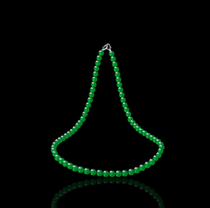 Collar de cuentas redondas de color verde esmeralda natural en calidad hielo, cadena de cuentas de color verde esmeralda, cuentas pequeñas dispersas - Product Image 1