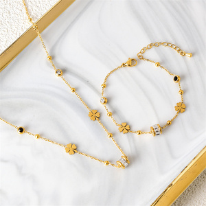 Cuentas de la suerte de moda, cadena de clavícula de circón, cuentas redondas, collar de trébol corto de frijol dorado, conjunto de pulsera de hoja de Ginkgo de acero inoxidable - Product Image 1