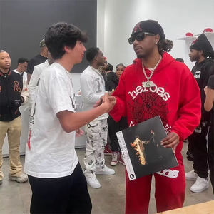 Sweat à capuche oversize 555 en molleton 100% coton de haute qualité, conforme à Stock X, impression 3D pour impression en relief, manches longues, avec capuche 555 - Product Image 3