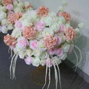 Roses artificielles blanches en gros, Hortensias roses à franges pour arrangements floraux de mariage et de fêtes, pour la Saint-Valentin et Thanksgiving - Product Image 1