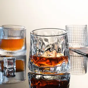 Bicchiere da bar verticale all'ingrosso bicchiere da whisky martini rotondo in vetro