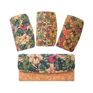 Sac à main Boshiho pour femme en liège végétalien écologique avec rabat et boucles, 3 couleurs interchangeables, longue bandoulière, protection RFID, logo en polyester, parfait - Product Image 1