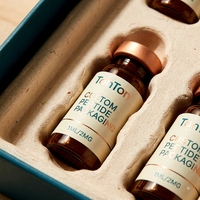 Boîte rigide personnalisée avec couvercle et base verts pour 12 flacons de peptides, en pulpe moulée avec logo estampé à chaud