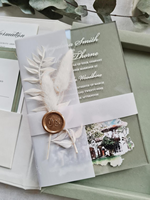 Boîte d'invitation en velours pour mariage à destination, invitation en acrylique avec lieu personnalisé en aquarelle et monogramme/logo de mariage