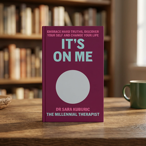หนังสือ "It's On Me" โดย ซาร่า คูบูริ หนังสือปกอ่อนภาษาอังกฤษ คู่มือพัฒนาตนเองและสร้างแรงบันดาลใจ - Product Image 1