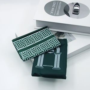 Mini tappetino da viaggio da preghiera in tinta unita islamico pieghevole in poliestere Smart musulmano da regalo con borsa - Product Image 3