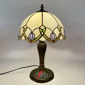 Fábrica china, venta al por mayor, vidrieras personalizadas <span class=keywords><strong>Tiffany</strong></span>, lámpara de mesa decorativa Retro de estilo europeo soldada a mano, lámpara de escritorio LED - Product Image 3