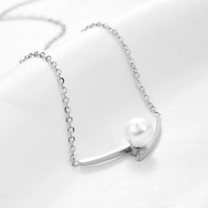 Collar de Moda con Colgante de Perla de Imitación de 6MM, Cadena para Clavícula con Forma de Cruz, Diseño Geométrico en Acero Dorado para Uso Diario - Product Image 4