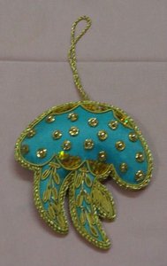 Hecho EN LA India, uso de alta venta, acabado de árbol colgante, adornos navideños, diseño de alta calidad con bordado Zari, decoración del hogar - Product Image 4