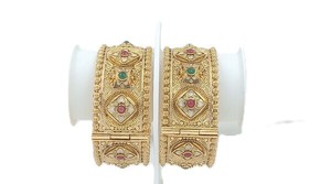 DIVYORO Luxury Regal Antique Gold <b>Hinged</b> Bangle Elegant Floral Gemstone Ornamentation Traditional Ethnic Jewelry Women's 112g - Product Image 2