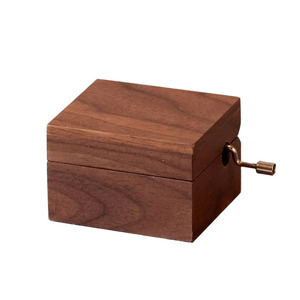 Sang Trọng Óc Chó Gỗ Tự Nhiên Nhỏ Cổ Điển Bằng Gỗ Crank Âm Nhạc Hộp Cho Valentine Quà Tặng - Product Image 1