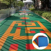 Quadratische Schnallen-Mini-Gitter-PP-Modulbodenfliesen, wasserdichter, ineinandergreifender Bodenbelag für Kindergarten, Park, Indoor-Futsal-Spielplatz
