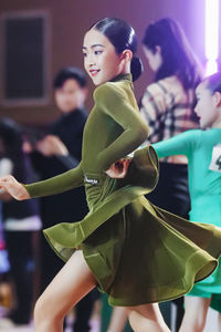 Tenue de <span class=keywords><strong>Danse</strong></span> Latine pour Filles - Robe Tutu en Polyester à Manches Longues et Jupe, Col Montant, Fermeture à Crochets, pour Compétition et Entraînement Scénique - Product Image 6