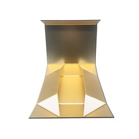 Boîte cadeau pliable OEM en gros, boîte d'emballage en papier rigide de luxe avec logo personnalisé et fermeture magnétique pour vêtements et accessoires