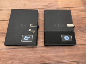 Batería Externa de 8000 mAh para Portátil con Cargador Inalámbrico y USB - Product Image 3