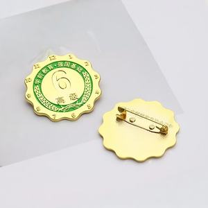 여성용 고급 맞춤형 로고 금속 옷깃 핀 하드 & 소프트 에나멜 안전 핀 브로치 맞춤형 로고 도금 기술 배지 - Product Image 2