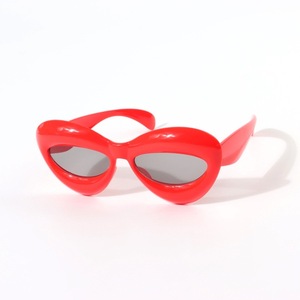 Trendy Ladies Lunettes Soleil <span class=keywords><strong>Femelle</strong></span> Lip Gloss donna bambini all'ingrosso Cat Eye Extra Large occhiali quadrati spessi labbra occhiali da sole - Product Image 5