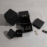 Boîte cadeau carrée en carton texturé de luxe, insert en velours blanc, mousse, style simple, papier artistique blanc et noir, boîte d'emballage pour bijoux avec couvercle
