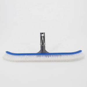 <span class=keywords><strong>Brosse</strong></span> de <span class=keywords><strong>piscine</strong></span> standard/avec manche en aluminium 18 "<span class=keywords><strong>brosse</strong></span> d'<span class=keywords><strong>angle</strong></span> de <span class=keywords><strong>piscine</strong></span> pour le nettoyage intensif des sols et des murs de natation - Product Image 3