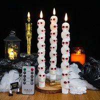 Trio de bougies LED coniques gothiques macabres, squelette de crânes empilés, pour une ambiance effrayante d'Halloween, d'autel occulte, bougie LED en paraffine