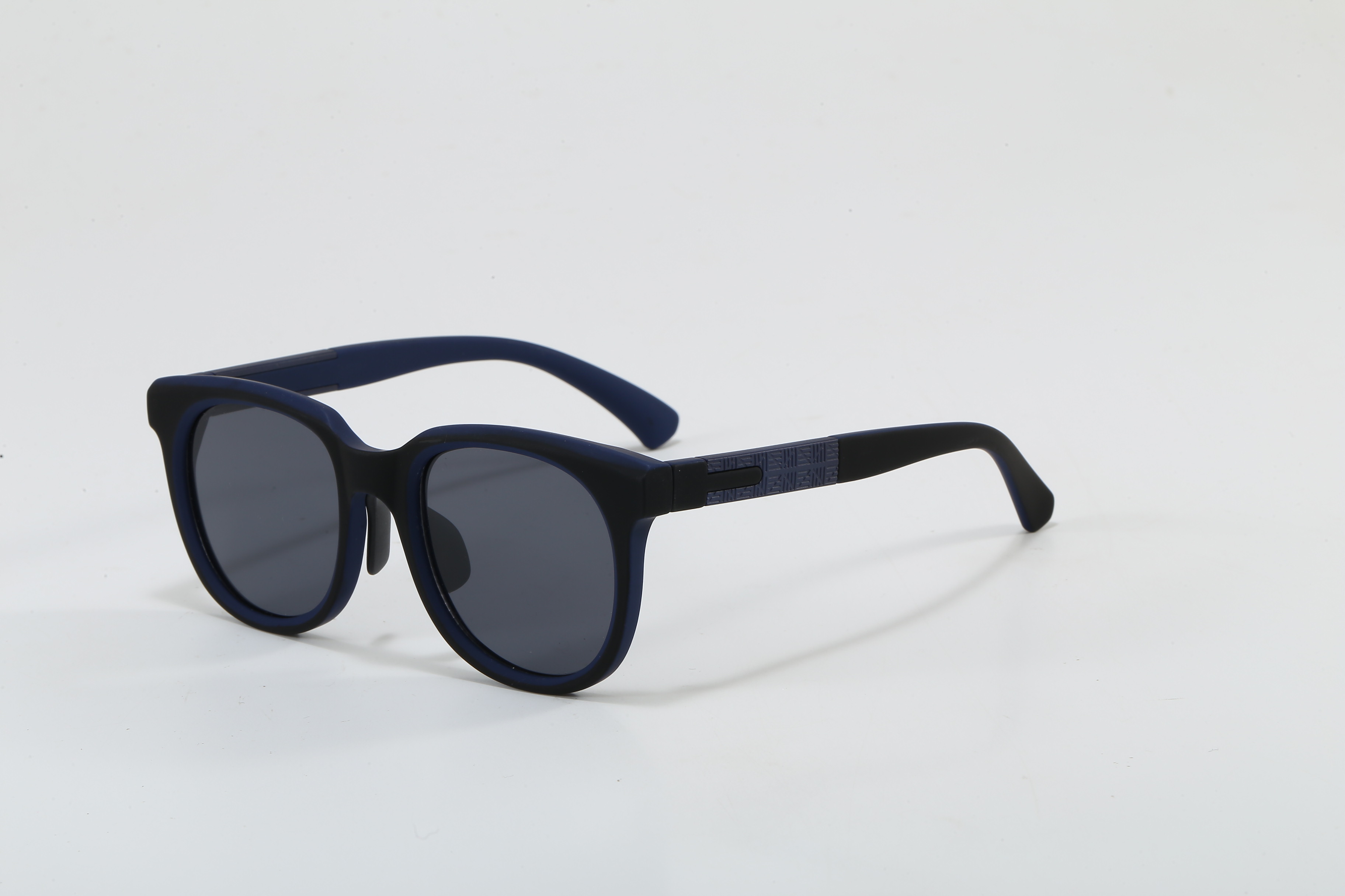 Cadre noir bleu, pièce noire.