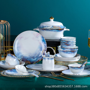 Service de <span class=keywords><strong>vaisselle</strong></span> en porcelaine fine de Jingdezhen, compatible micro-ondes, peint à <span class=keywords><strong>la</strong></span> main avec incrustations dorées, bols, assiettes et baguettes de luxe, vente en gros, idéal pour un cadeau - Product Image 2